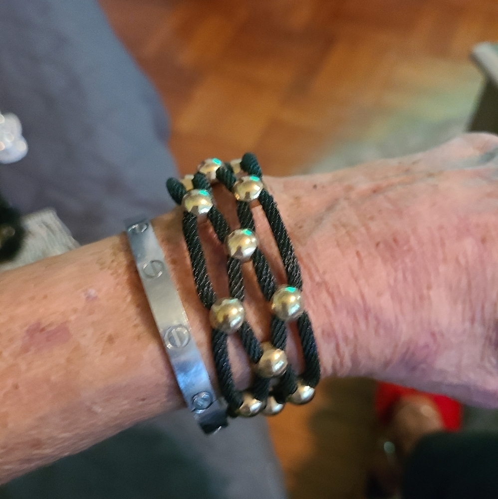 Black and gold bracelet costume - Picture 2 of 3